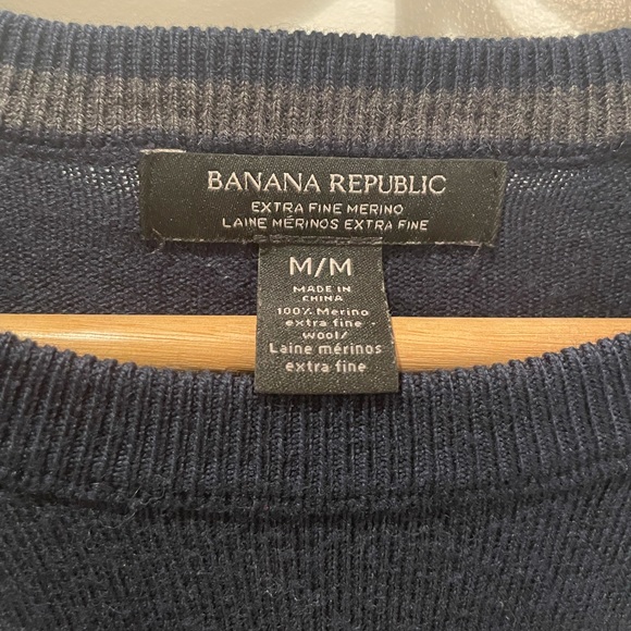 Navy Banana Republic Sweater - Picture 4 of 5